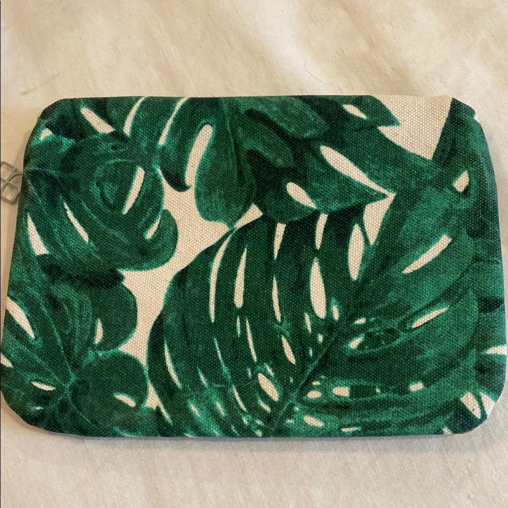 Green Leaf Print Pouch